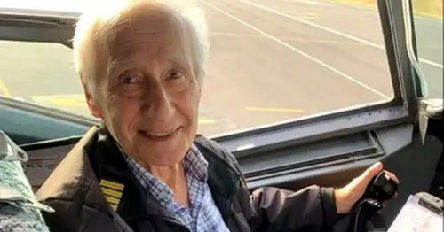 Leeds grandad enjoys celeb treatment as he flies in plane for first time aged 90