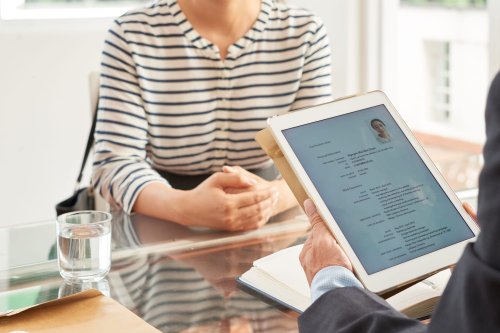Voici la mise en forme à éviter à tout prix pour qu'un CV ne soit pas éliminé par les robots de tri