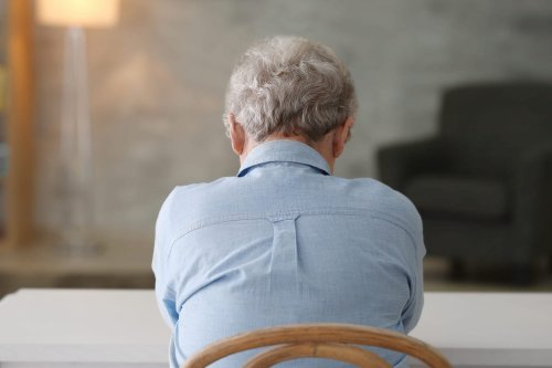Une mère vend sa villa sur la Côte d'Azur à son fils - le fisc estime qu'il y a fraude et leur réclame 2,9 millions d'euros