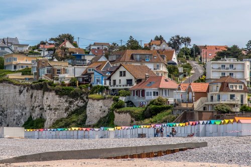 Une maison à 150 mètres de la mer que les acheteurs refusent de visiter : l'agent immobilier sait très bien pourquoi