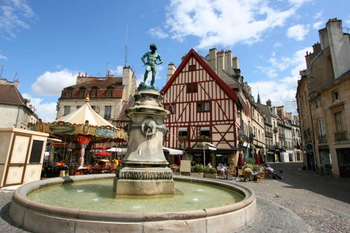 "Les avantages d'une grande ville sans les inconvénients" : dans cette commune, une maison de 100 m² coûte moins de 350 000 €