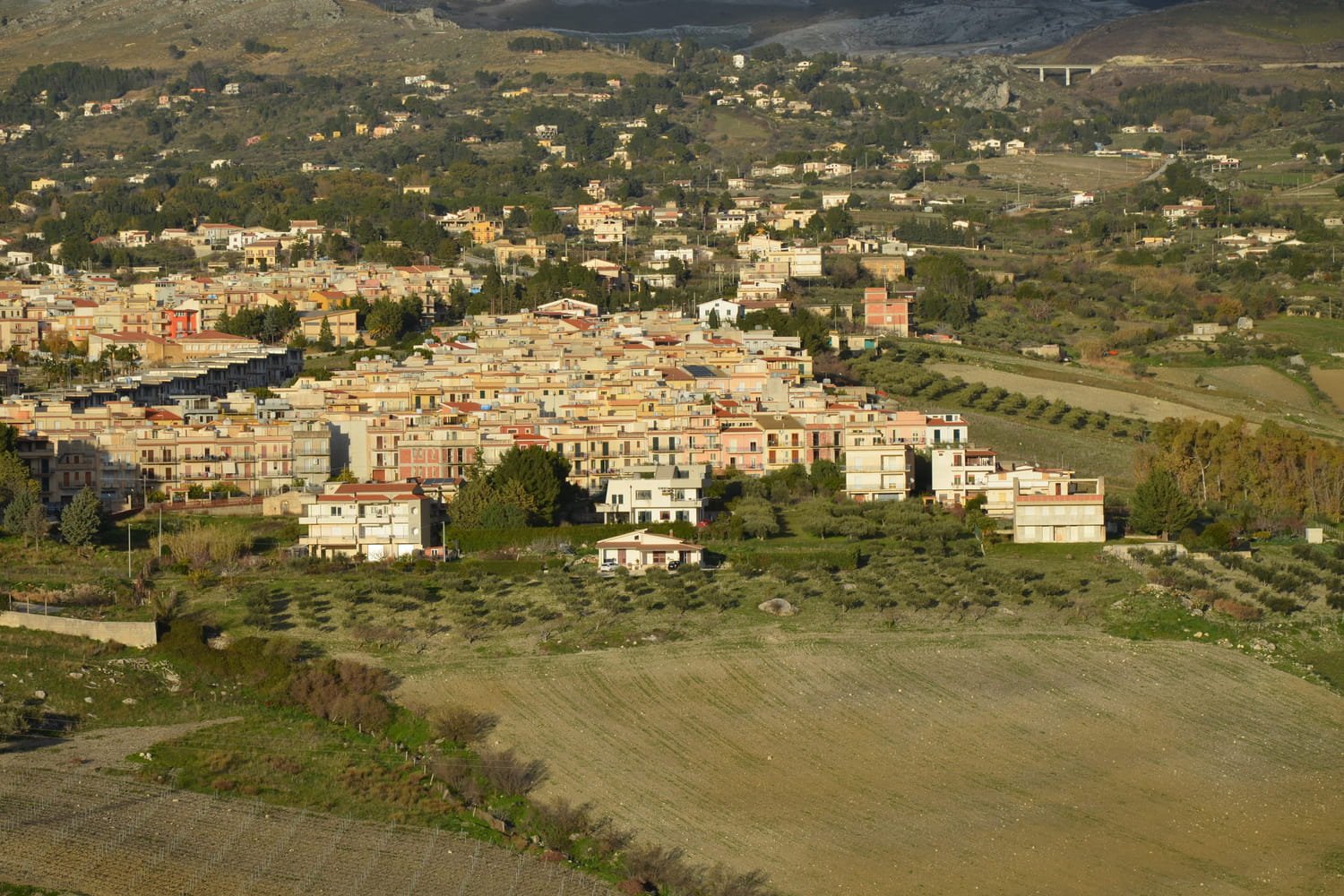 Ces petites villes italiennes proposent des maisons à 1 euro, à condition de les rénover - les Français sont les bienvenus