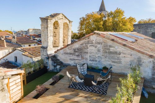Cette ancienne chapelle rapporte 90 000 euros par an à sa propriétaire : elle est à vendre 1,7 million d'euros