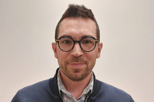 À 40 ans, il dirige une boutique Krys avec un simple BTS : voici combien il gagne chaque mois