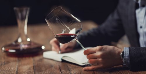 Comment parler d'un vin ? 10 expressions de connaisseurs à maîtriser