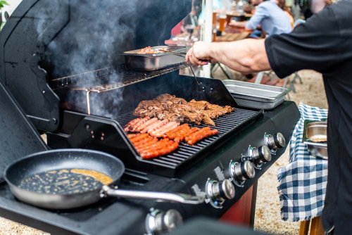 Become a Grill Master: 50 Sizzling Tips & Tricks for Grill Enthusiasts