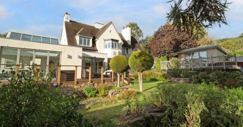 Stylish Leicestershire home with its own lake and fields goes on the market for £1.6 million