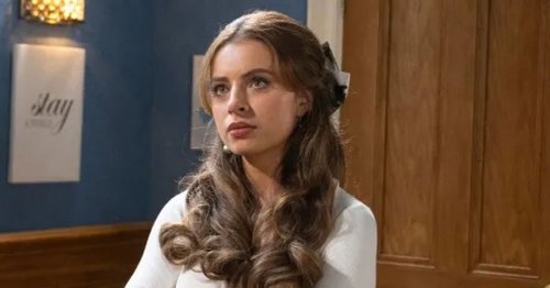 Coronation Street fans 'fall off their chair' after discovering Daisy star's racy TV past