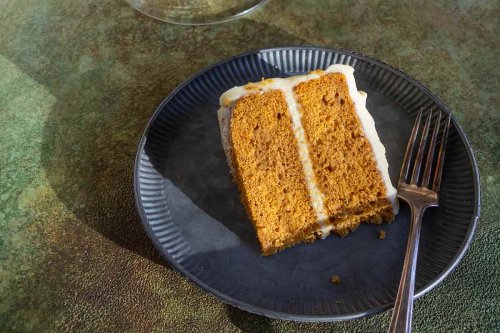 Pumpkin Cake with Maple Cream Cheese Frosting