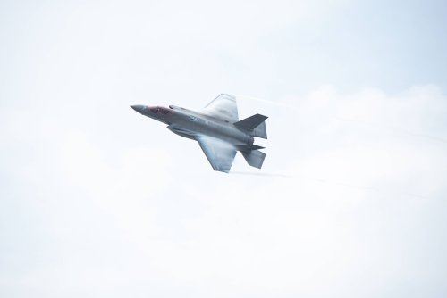 Défense européenne : l’Allemagne critiquée après le maintient de sa commande d’avions F-35 américains