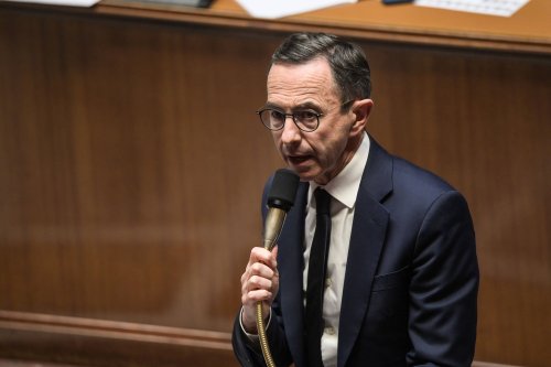Expulsions : Retailleau remet une liste de ressortissants algériens «dangereux» à l'Algérie