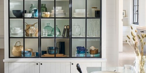 Ils dorment peut-être dans vos placards, ces plats en verre vintage s’arrachent à prix d’or