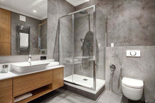 Dans ce pays d’Europe, la "douche capsule" s’impose comme la tendance forte de 2026 et remplace définitivement la douche à l’italienne