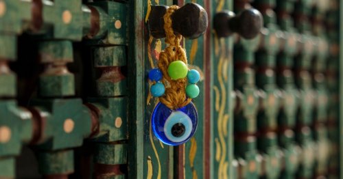 L’œil grec, ce talisman que les antiquaires gardent près d’eux pour attirer la chance