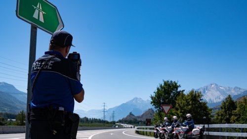 Il roule à 224 km/h sur l'autoroute à Sion