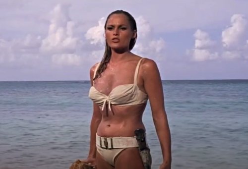Première Bond Girl, Ursula Andress fête ses 89 ans
