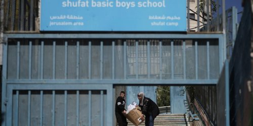 En direct, guerre à Gaza : l’Unrwa dénonce « une atteinte à l’enfance » après la fermeture par Israël d’écoles pour enfants palestiniens à Jérusalem-Est