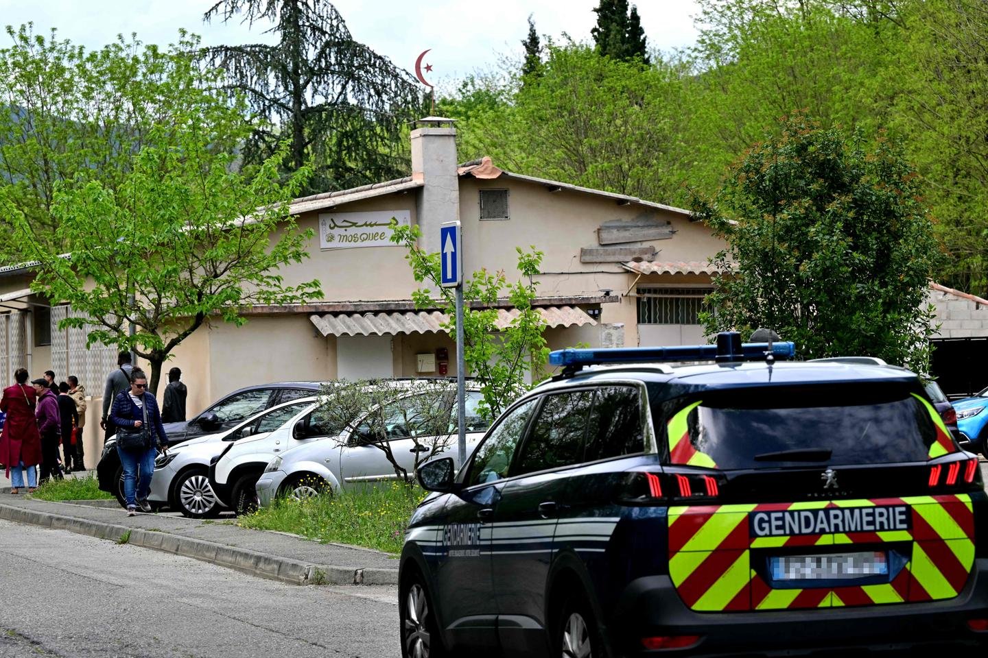 Assassinat d’un musulman dans une mosquée du Gard : le suspect a exprimé dans une vidéo sa volonté de devenir un « tueur en série »