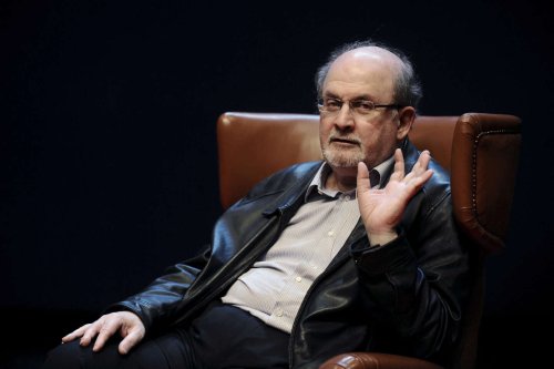 « Ce qu’incarne Salman Rushdie, c’est la liberté d’expression face à l’islamisme et aux fondamentalismes, et il l’a payée à plusieurs titres »