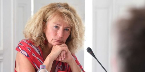 Du masque qui « ne sert à rien » aux vaccins qui « ne protègent personne » : Martine Wonner, itinéraire d’une députée sous influence complotiste
