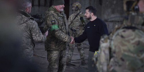 Guerre en Ukraine : Volodymyr Zelensky s’est rendu sur le front près de Bakhmout et à Kharkiv