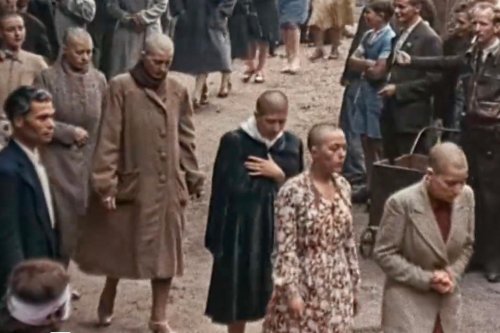 Femmes tondues et exécutées, la face sombre de la Libération en images