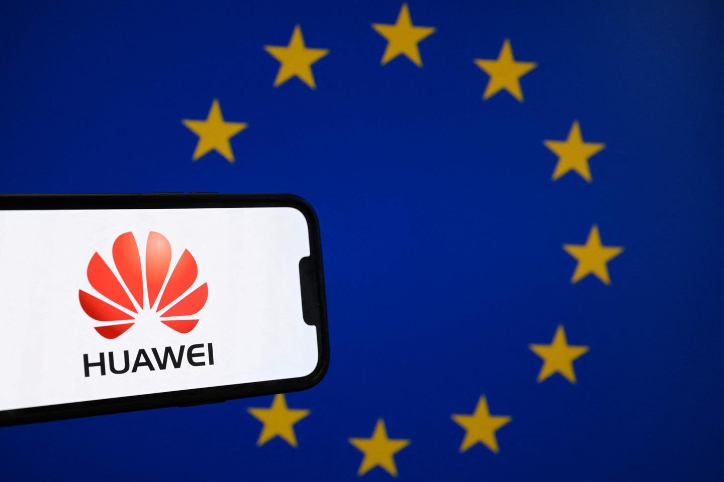 Huawei : les représentants et lobbyistes du géant des télécommunications chinois exclus du Parlement européen après des soupçons de corruption d’élus