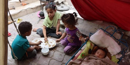 En direct, guerre à Gaza : dans une enclave en ruine, près de 2,1 millions de personnes sont « en danger de mort imminente », alerte l’OMS