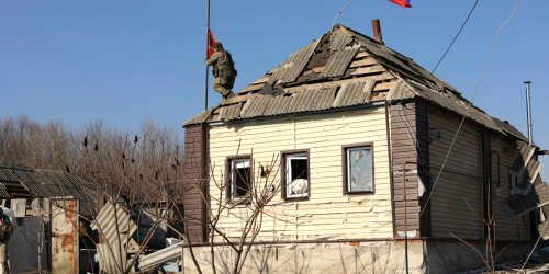 En direct, guerre en Ukraine : l’armée russe crée une « zone tampon de sécurité » à la frontière ukrainienne, annonce Vladimir Poutine