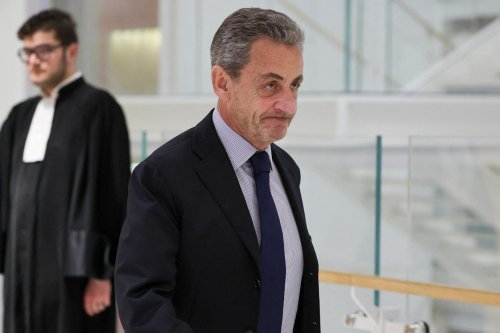 Au procès Sarkozy-Kadhafi, le parquet requiert sept ans de prison et 300 000 euros d’amende contre l’ancien président
