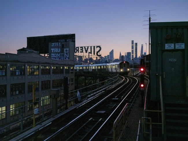 Making Darkness Visible: Lynn Saville: The El at Twilight