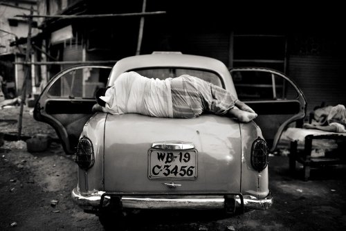Sleepers - Photographs and text by Javier Arcenillas | LensCulture