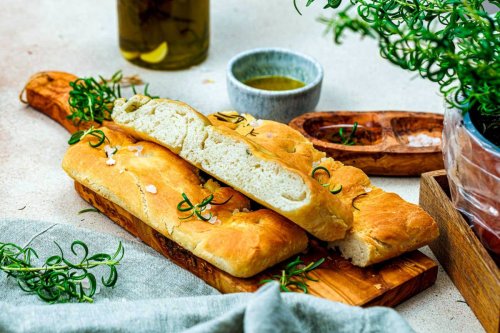 No-Knead Rosemary Focaccia That’s Crispy, Fluffy, and Easy to Make