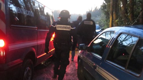 Saint-Ouen-l’Aumône : policiers et gendarmes tirent une trentaine de fois pour arrêter le camion fou