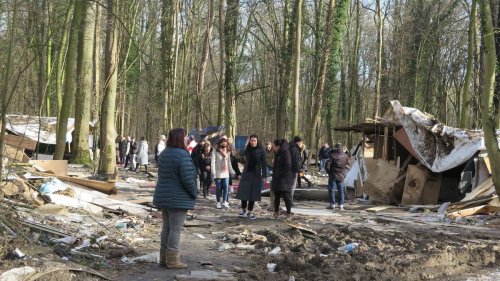 Villeron : les habitants pénètrent en force dans le campement rom, détruit ensuite à la pelleteuse