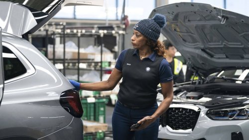 BMW persiste et signe dans les moteurs thermiques