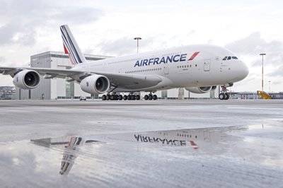Air France-KLM va recevoir une injection de capital de 500 mlns d'euros du fonds Apollo