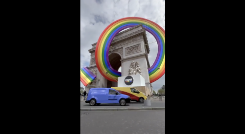 Un drapeau LGBTQI+ virtuel autour de l’Arc de Triomphe déchaîne les réseaux sociaux