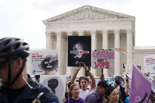 La Cour suprême des États-Unis révoque le droit fondamental à l’avortement