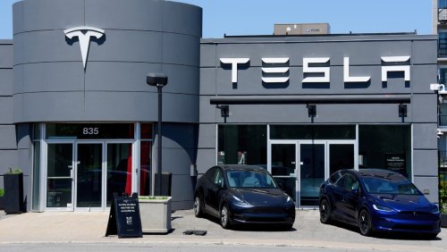"Là, clairement c'est fini" : Tesla est rejeté par les entreprises françaises à cause d'Elon Musk