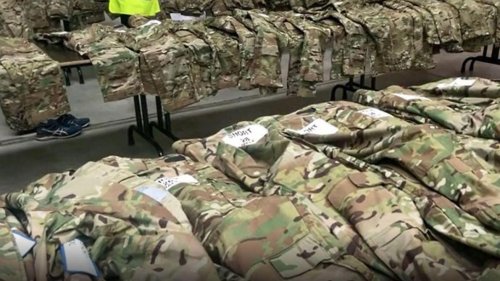 Armée: début de la distribution des nouveaux uniformes