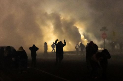 Etats-Unis: manifestations après la mort d’un jeune noir dans une fusillade avec la police (photos)