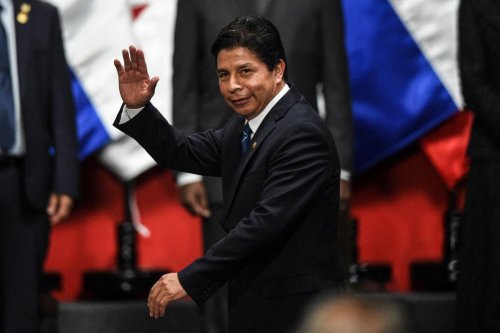 Pérou: le Parlement vote la destitution du président Castillo