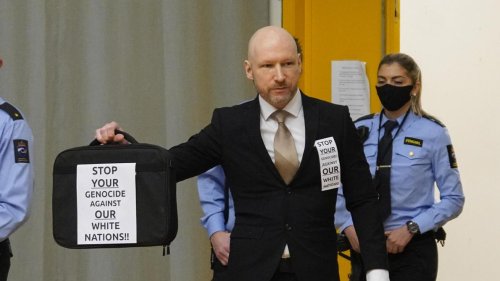 Salut hitlérien, propagande…: dix ans avoir tué 77 personnes, Breivik a demandé sa libération