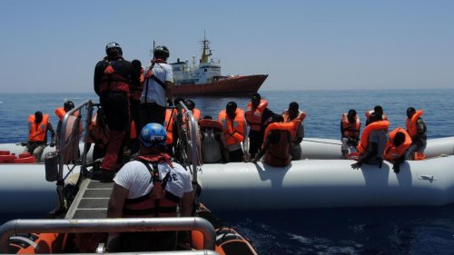 La Grèce empêche plus de mille migrants venant de Turquie de débarquer sur ses îles