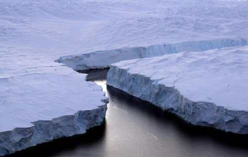 Un gigantesque iceberg s’est détaché de l’Antarctique (vidéo)