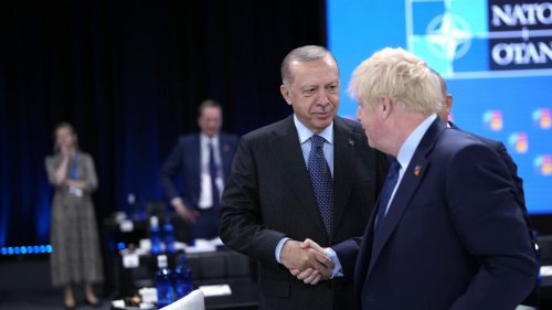 Cette vidéo de Boris Johnson stupéfait devant Recep Tayyip Erdogan fait le buzz (vidéo)