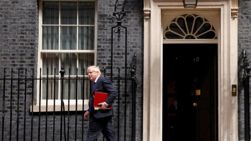 Crise au sein du gouvernement britannique: Boris Johnson refuse de démissionner malgré les appels de ses ministres
