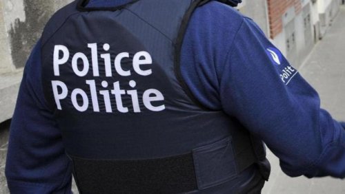 Fusillade à Bruxelles: un nouveau corps retrouvé dans une voiture à Molenbeek