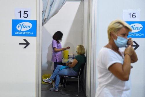 Coronavirus: les effets secondaires de la 3e dose «similaires» à la 2e